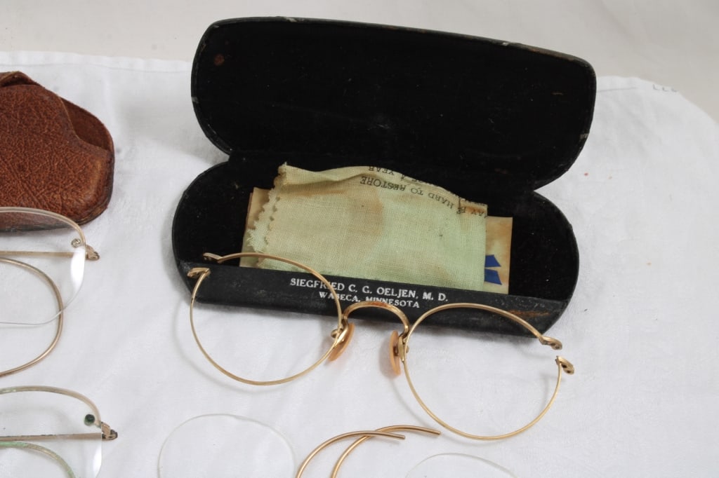 9 Pair Eyeglasses and Sunglasses - 8