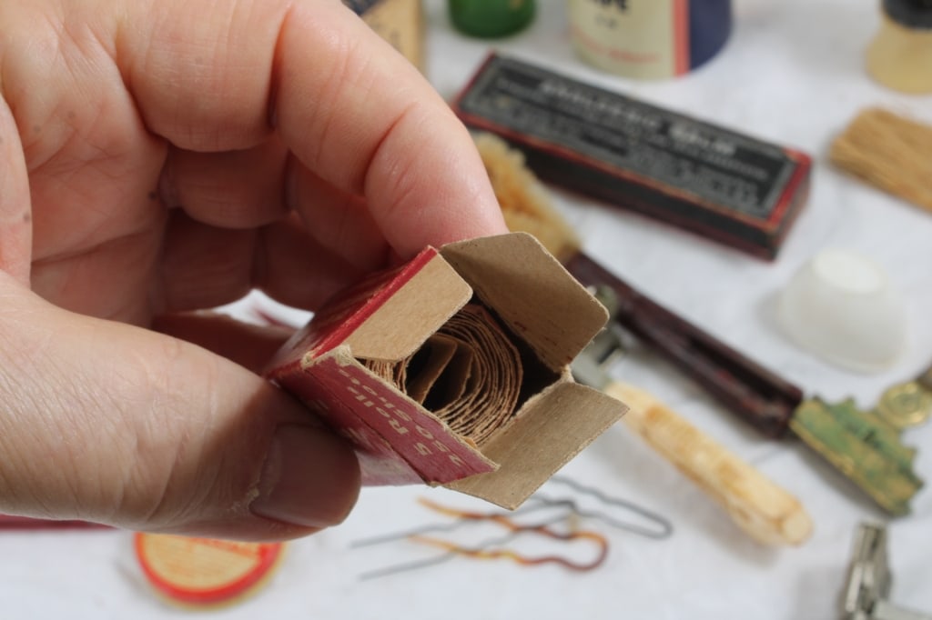 Vintage Shaving Razors, Brushes and More - 13