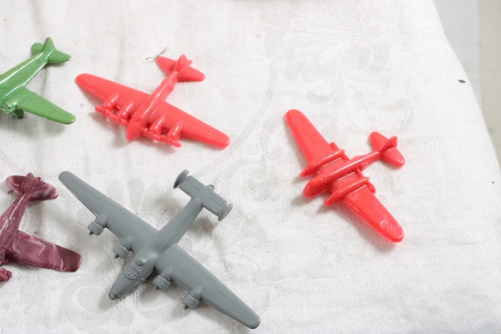 9 WW 2 Kix Cereal Promo Airplanes with Brochure - 6