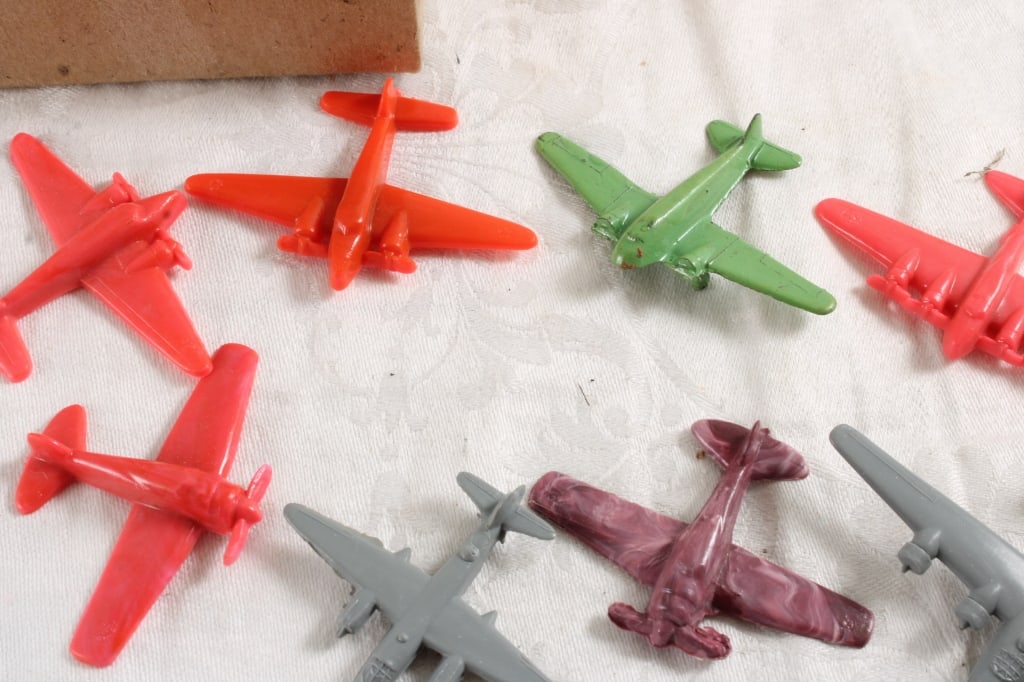9 WW 2 Kix Cereal Promo Airplanes with Brochure - 8