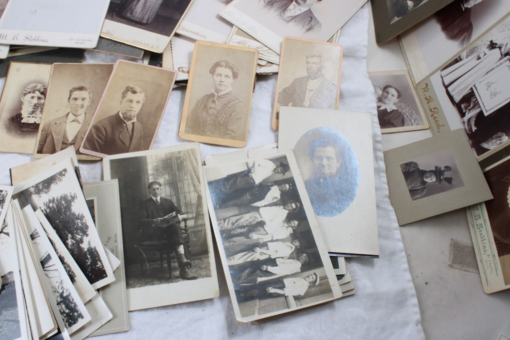 100+ B&W Photos, Postcards, CDVs, Cabinet Cards - 13