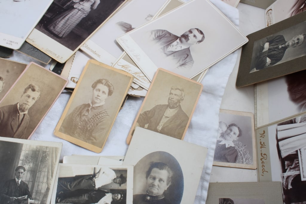 100+ B&W Photos, Postcards, CDVs, Cabinet Cards - 14