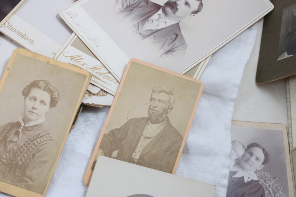 100+ B&W Photos, Postcards, CDVs, Cabinet Cards - 15