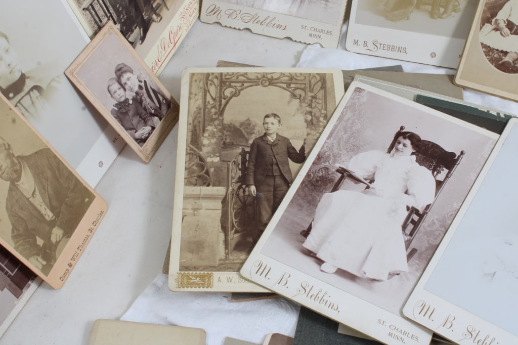 100+ B&W Photos, Postcards, CDVs, Cabinet Cards - 19