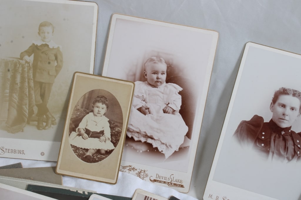 100+ B&W Photos, Postcards, CDVs, Cabinet Cards - 6