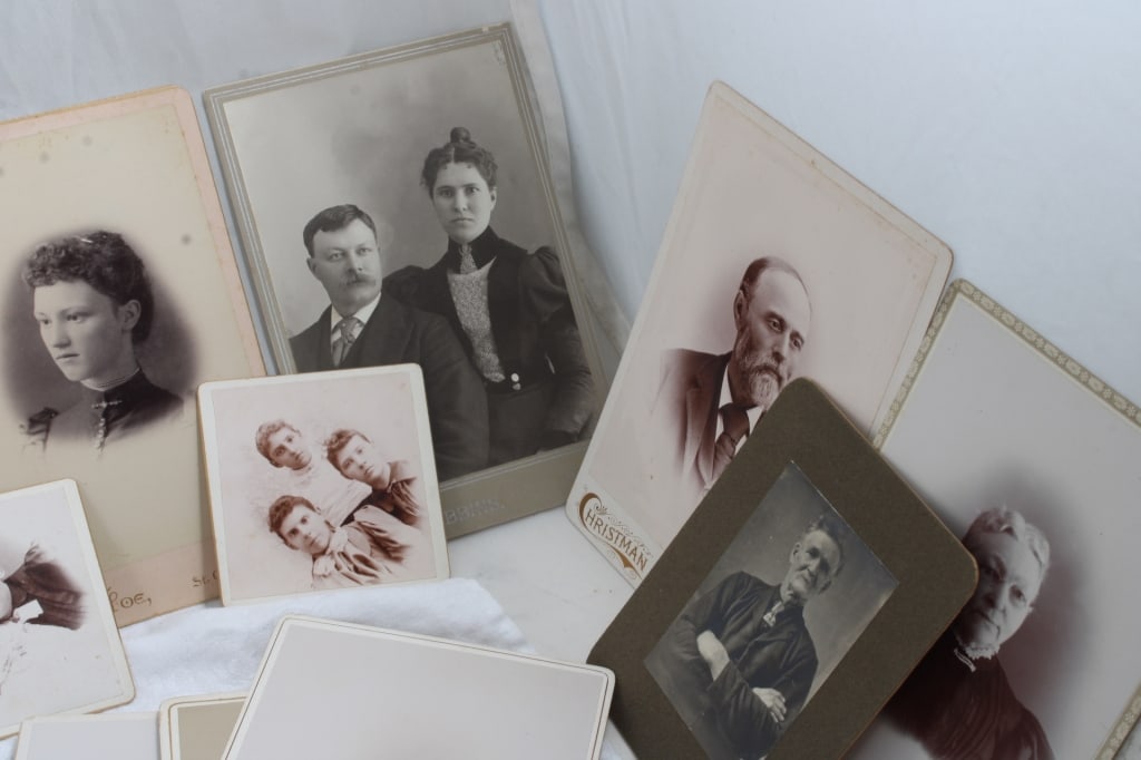 100+ B&W Photos, Postcards, CDVs, Cabinet Cards - 8