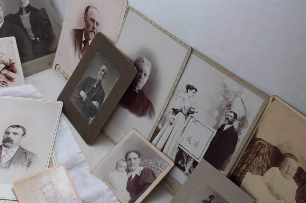 100+ B&W Photos, Postcards, CDVs, Cabinet Cards - 9