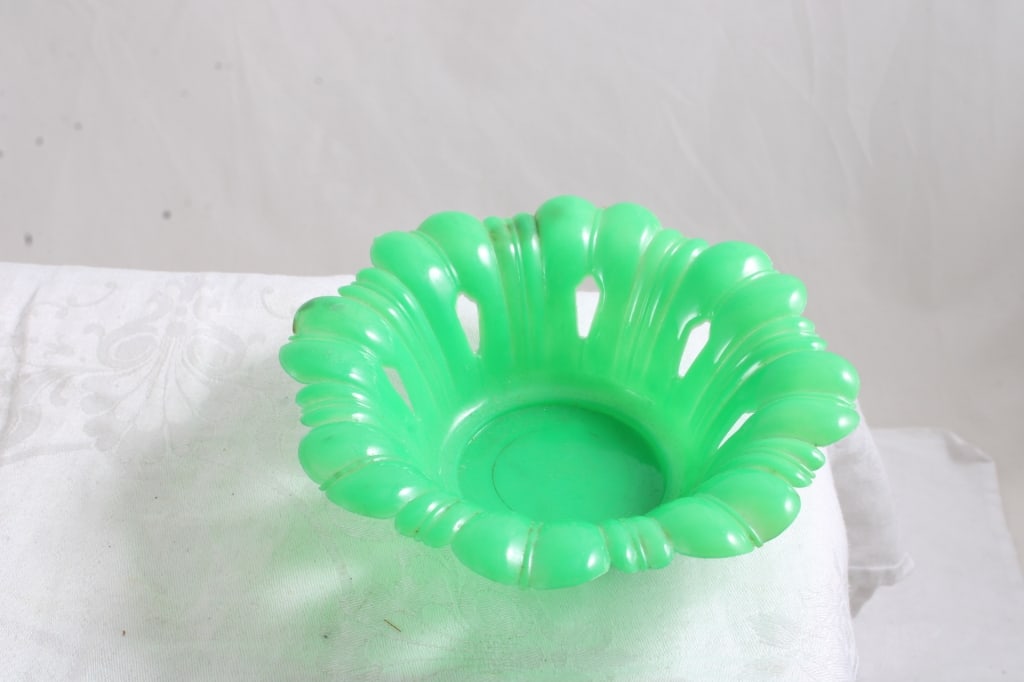 9 Rosbro Plastic Halloween & Easter Candy Holders - 19