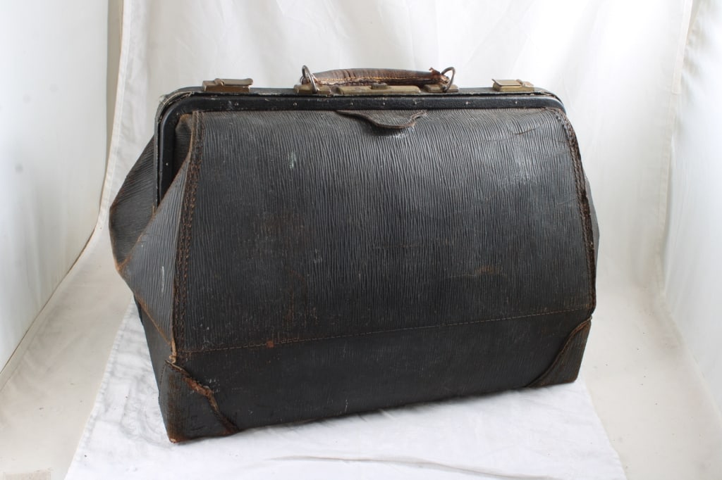 Antique Doctor's Leather Medical Bag (1 of 10)