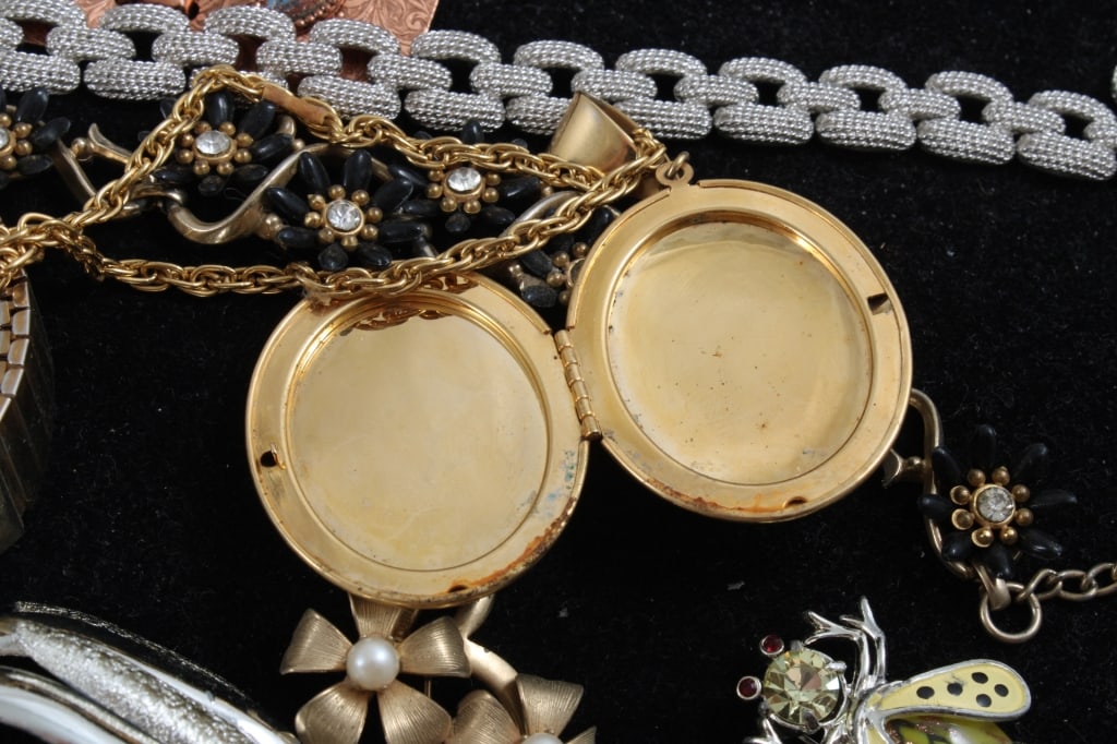 Costume Jewelry - 16