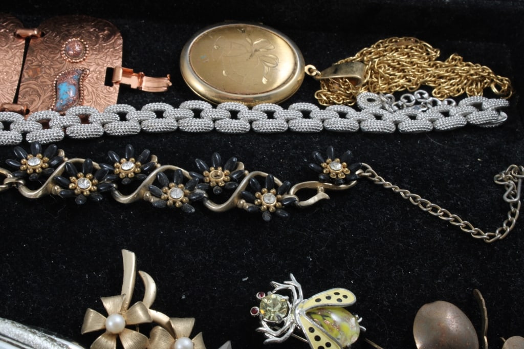 Costume Jewelry - 7