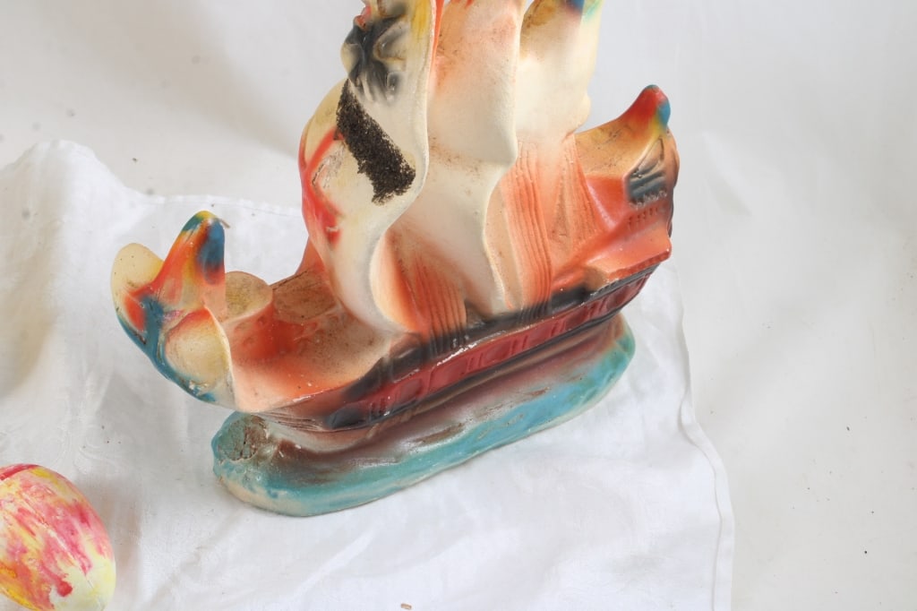 Chalkware Snow White and Pirate Ship, Easter Eggs - 4