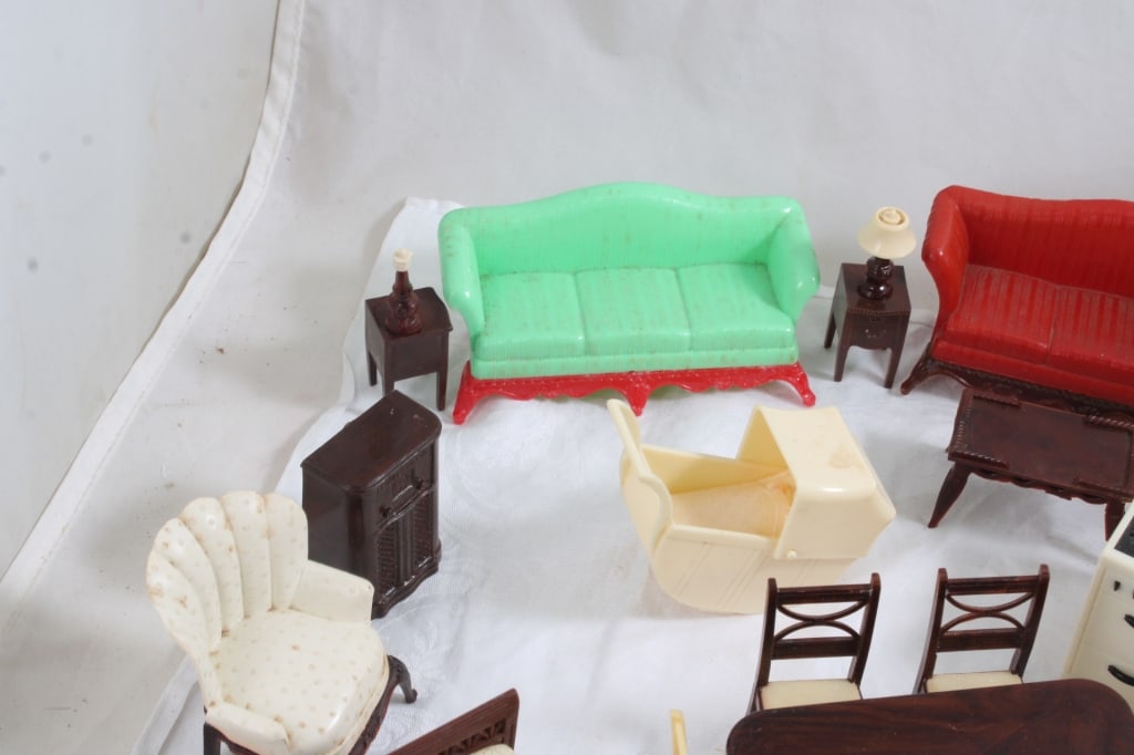 Renwal Dollhouse Furniture with 2 Babies - 6