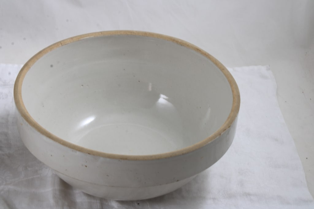 2 Stoneware Mixing Bowls - 4
