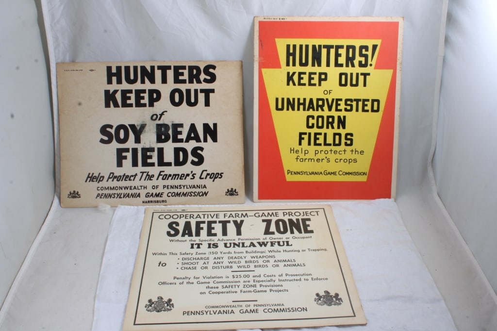 3 Pennsylvania Hunter's Keep Out Signs Mid-Century: 3 Pennsylvania Hunter's Keep Out Signs Mid-Century - Lot Size 14" x 11" x 1". .5 Lb. All information and photos, which are part of the description, are intended to be as accurate as possible, but