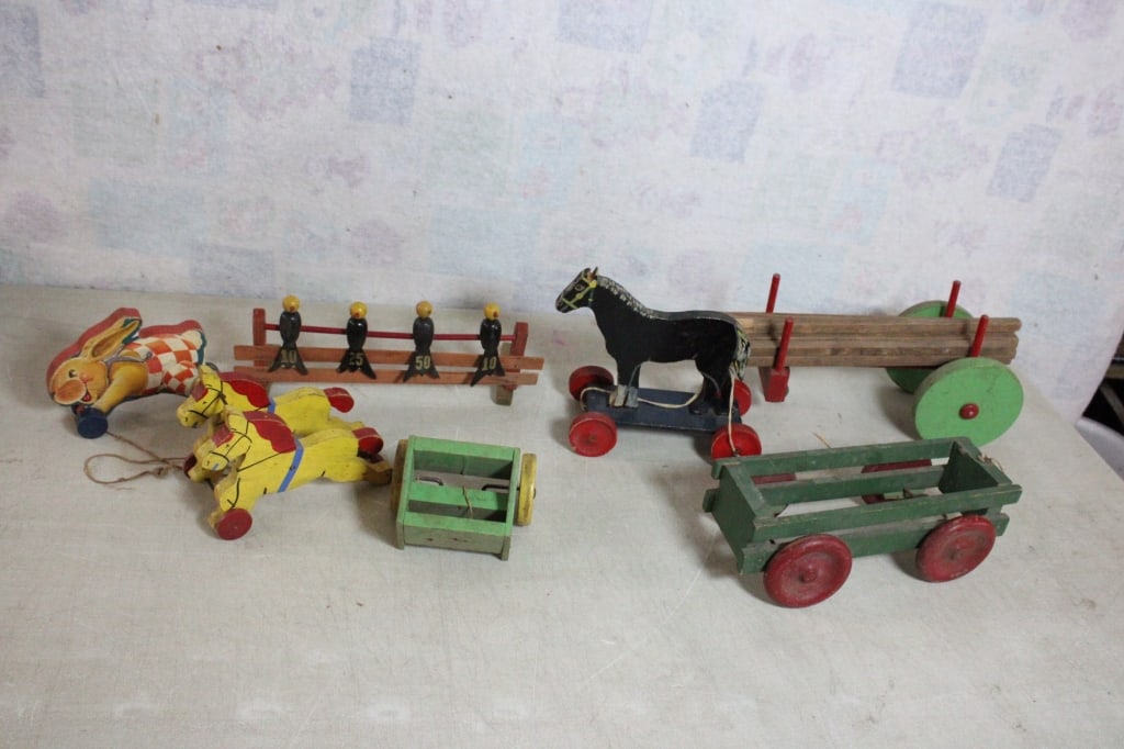 Wooden Pull Toys and More (1 of 14)