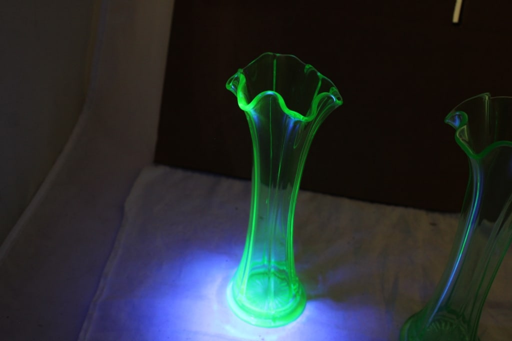 2 Uranium Glass Stretch Vases, Rooster Coin Bank - 13