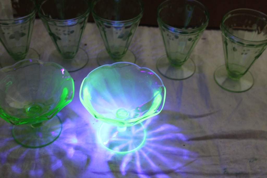 10 Uranium Glass Sherbets - 14