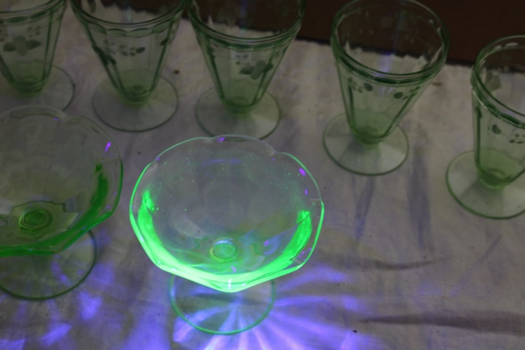 10 Uranium Glass Sherbets - 17