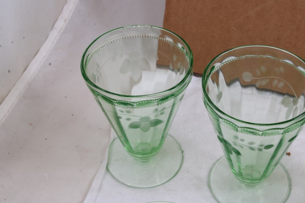 10 Uranium Glass Sherbets - 6