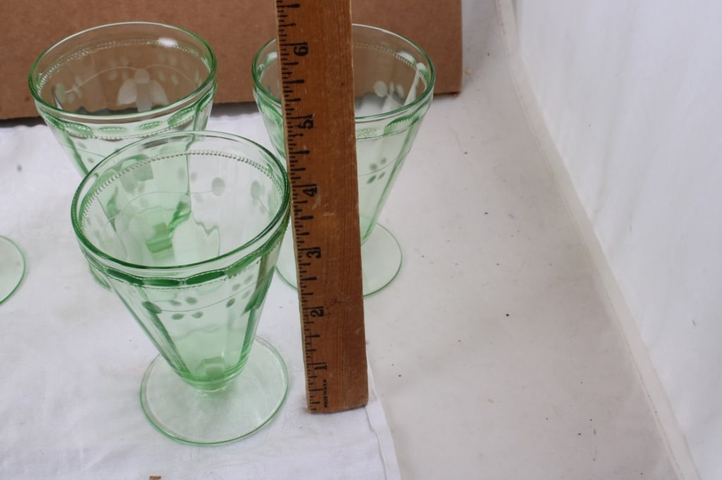 10 Uranium Glass Sherbets - 8