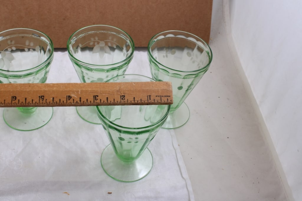 10 Uranium Glass Sherbets - 9