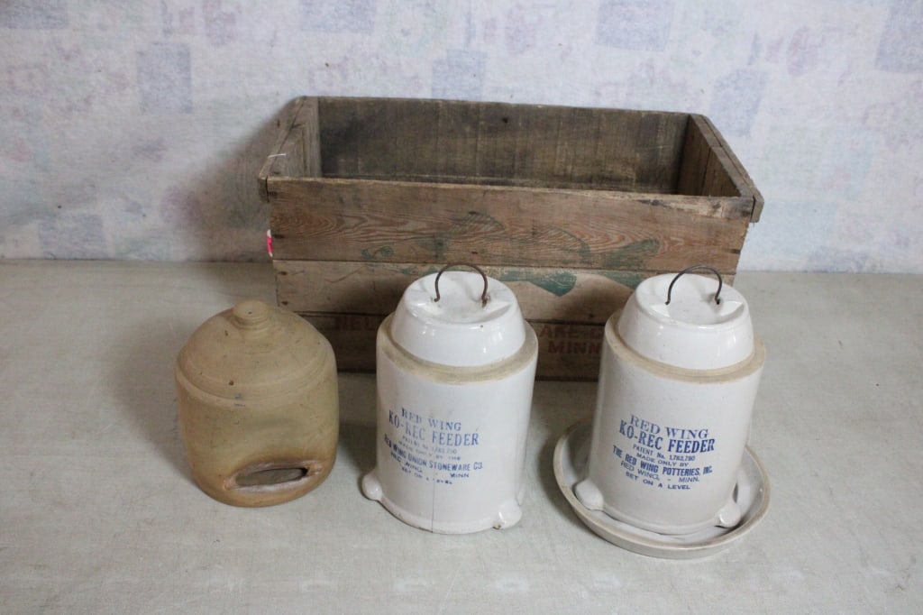 3 Stoneware Chicken Feeders & Advertising Crate (1 of 20)