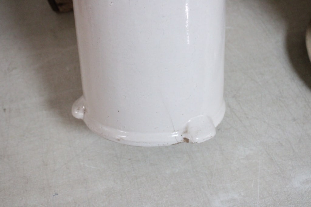 3 Stoneware Chicken Feeders & Advertising Crate - 9