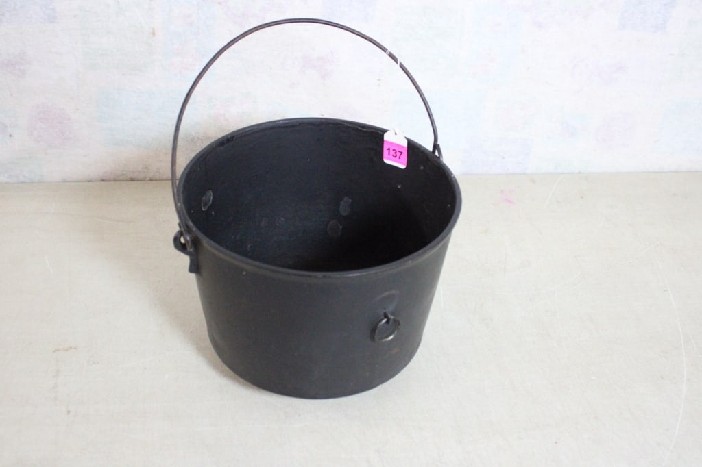 Antique Cast Iron 3 Leg Cowboy Kettle - 3