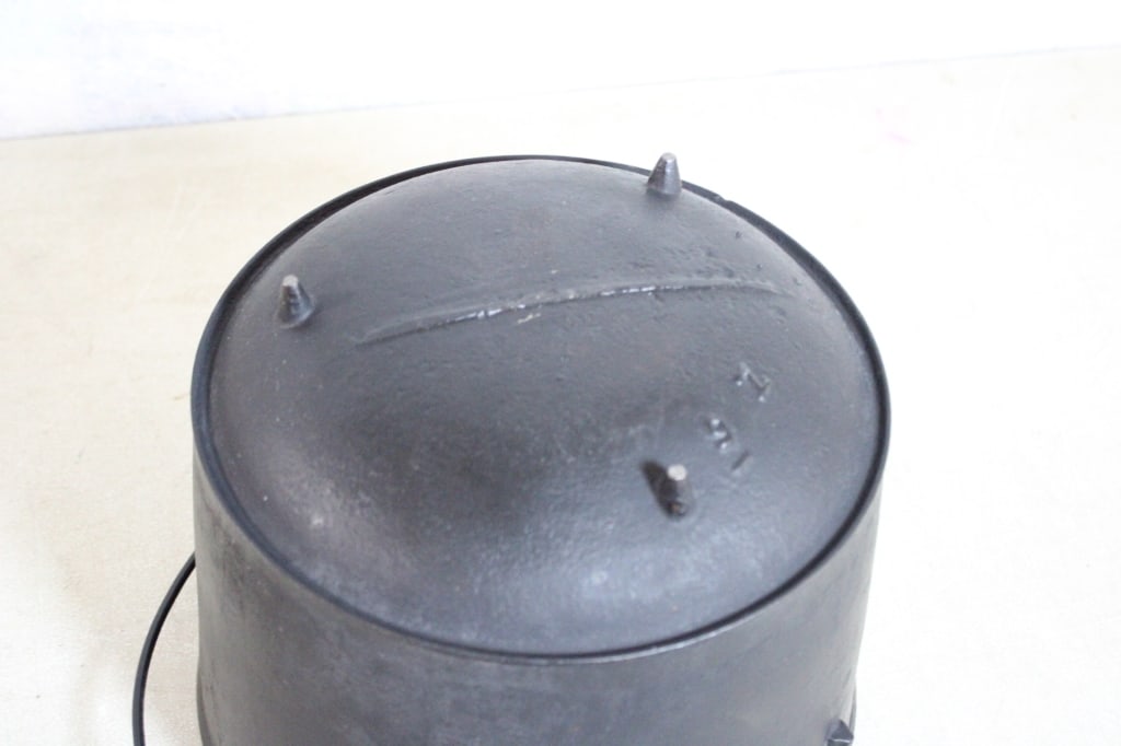 Antique Cast Iron 3 Leg Cowboy Kettle - 8
