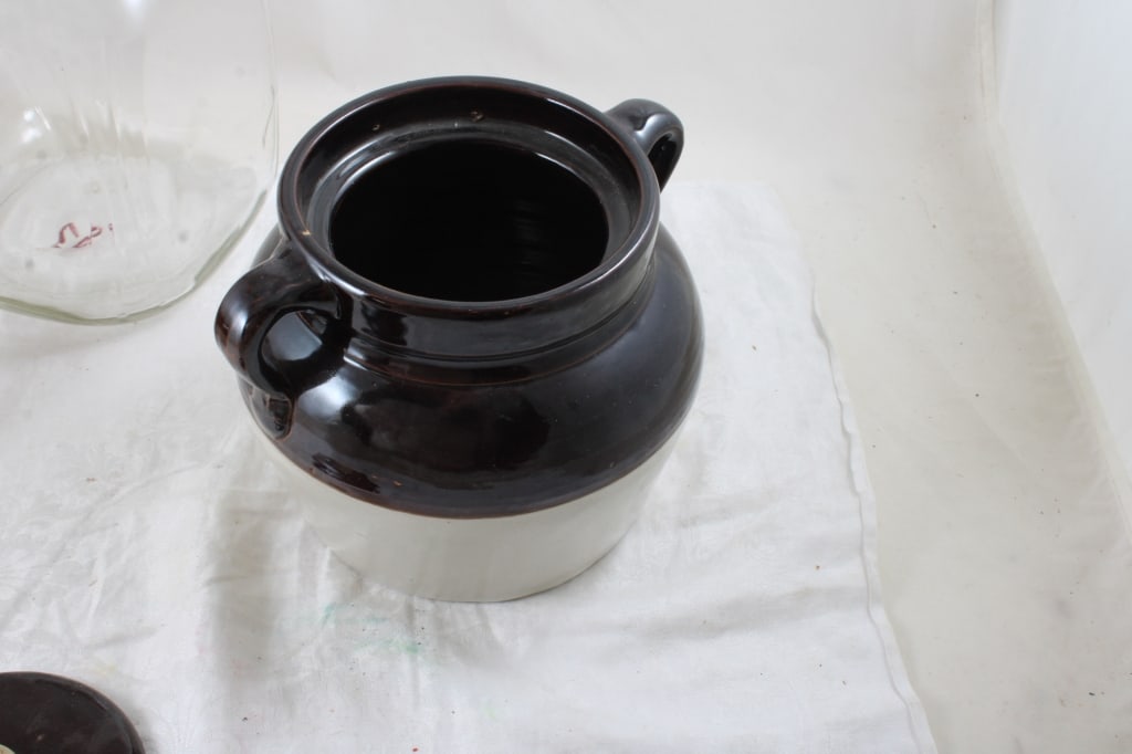 Hoosier Jar, 2 Red Wing & Other Bean Pots - 14
