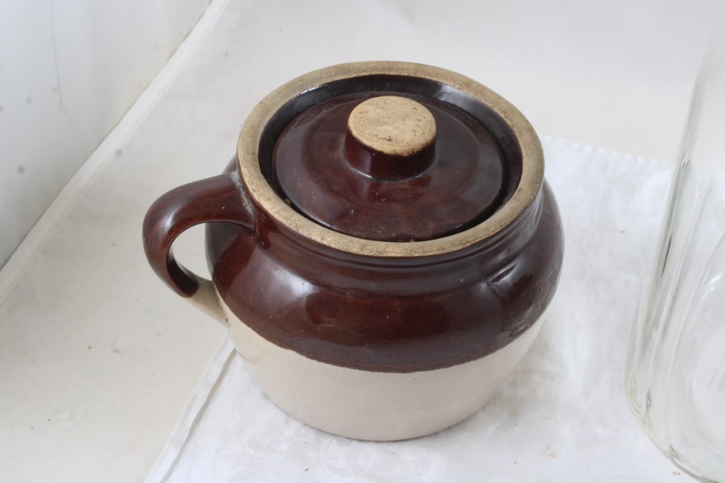Hoosier Jar, 2 Red Wing & Other Bean Pots - 5