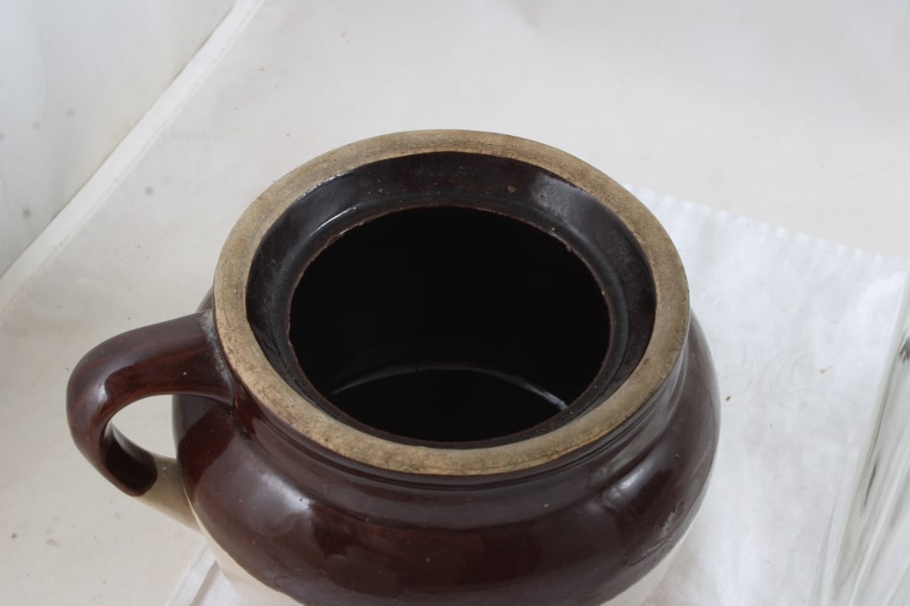 Hoosier Jar, 2 Red Wing & Other Bean Pots - 6