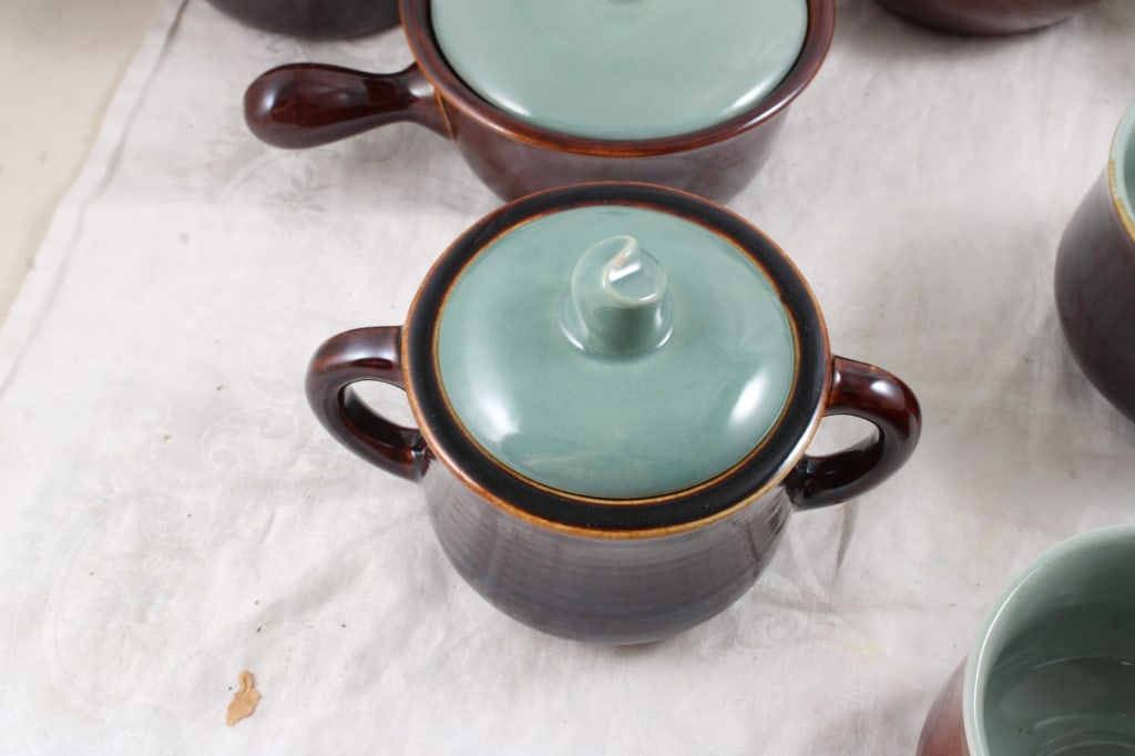 Red Wing Village Green Dinnerware - 7