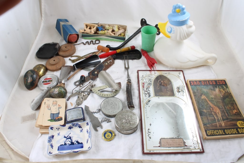WW2 Cash Market Mirror, Gerber Cup & Duck More (1 of 20)