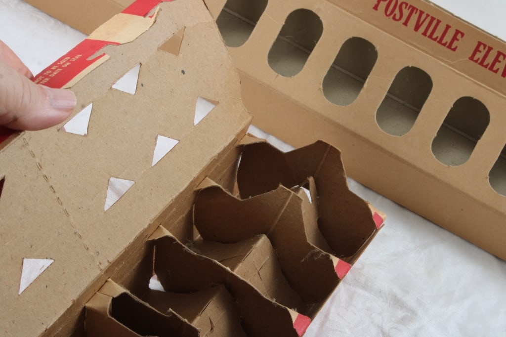 Postville Elevator Chicken Feeder & Egg Carton - 8