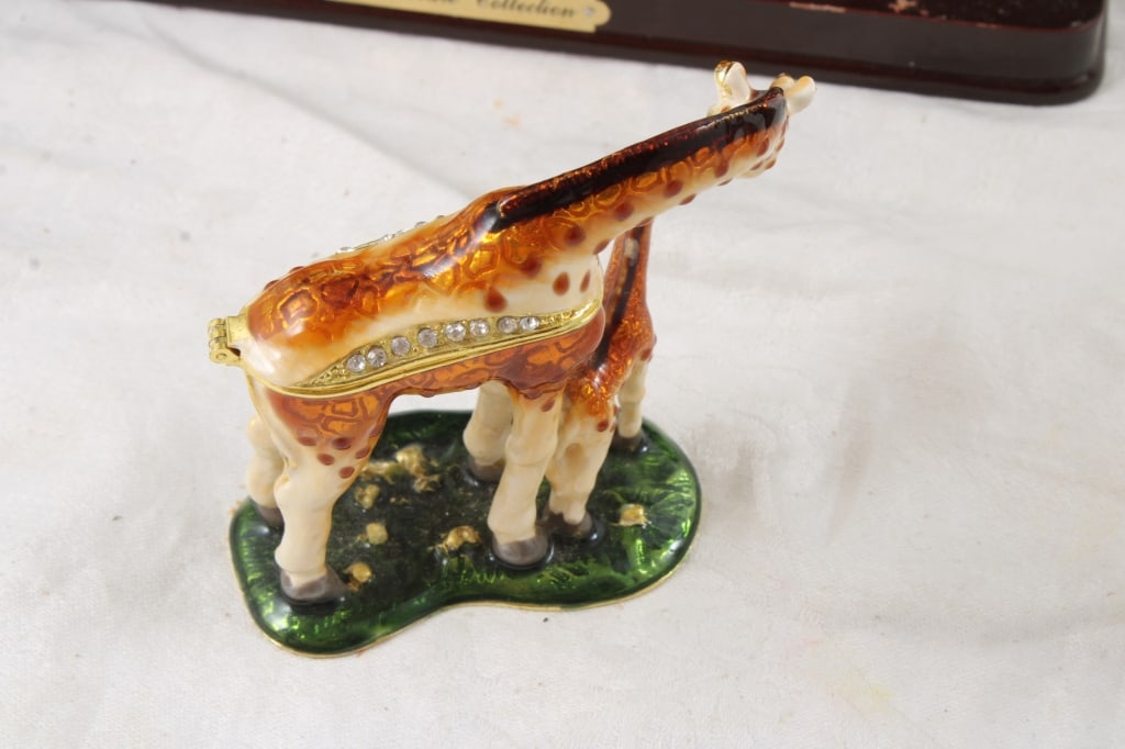 4 Porcelain & Wooden Giraffe Figures - 3