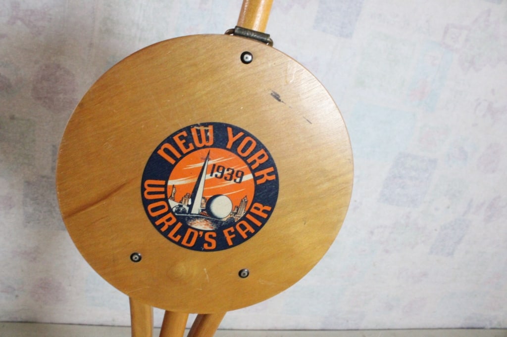 1939 New York World's Fair Folding Chair/Cane - 2