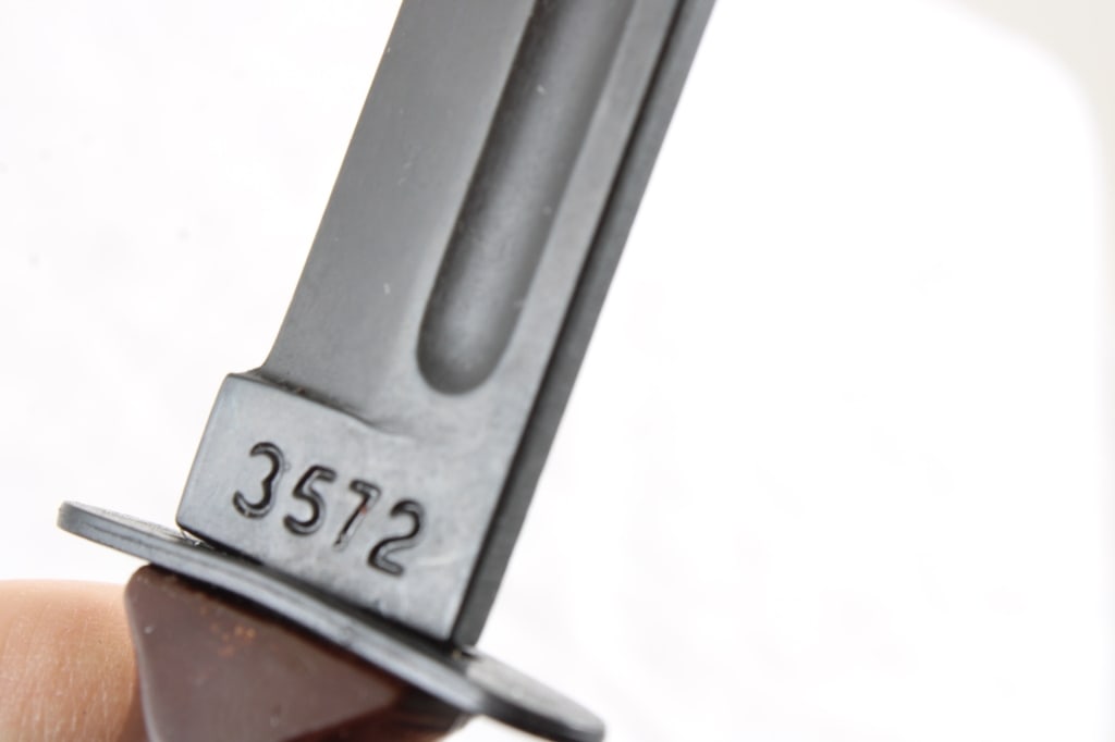 2 Replica Denix Knives KaBar & German Bayonet - 10