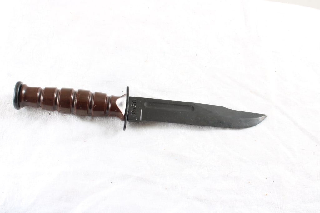 2 Replica Denix Knives KaBar & German Bayonet - 12