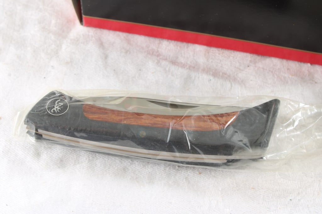 Browning Fish & Bird Sportsman Knife #807 - 2