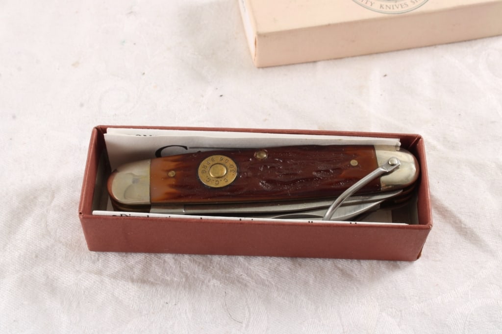 Camillus Folding Knife Model C-4 New in Box - 10