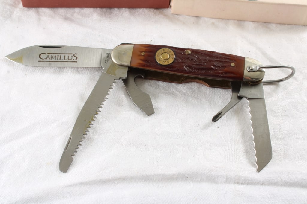 Camillus Folding Knife Model C-4 New in Box - 4
