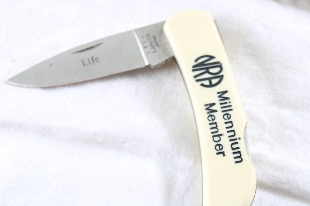 4 Folding Knives Girl Scout Utica & More - 4