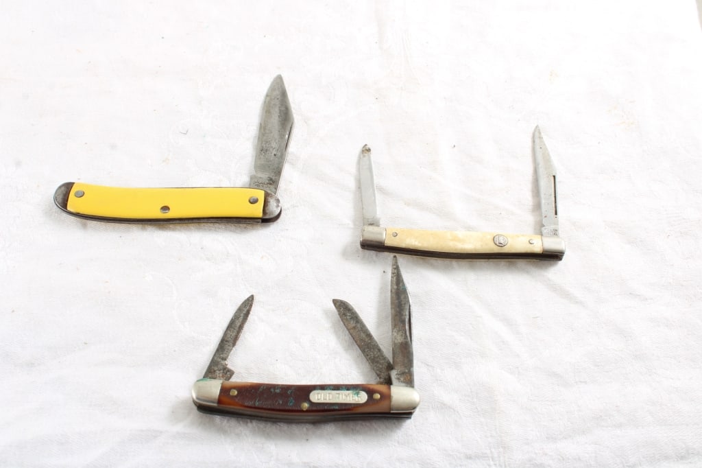 3 Folding Knives Ideal, Schrade Old Time, Imperial (1 of 16)