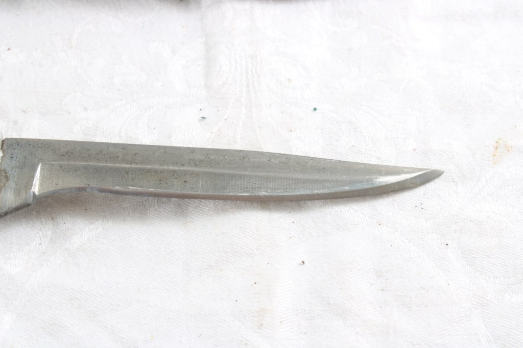 2 Fixed Blade Knives with Sheaths - 11
