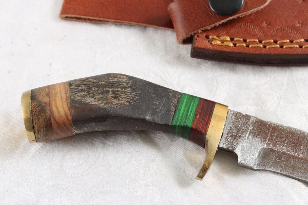 2 Fixed Blade Knives with Sheaths - 13