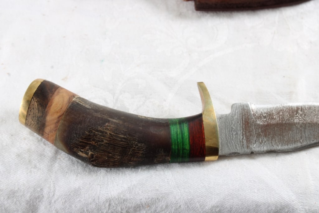 2 Fixed Blade Knives with Sheaths - 15