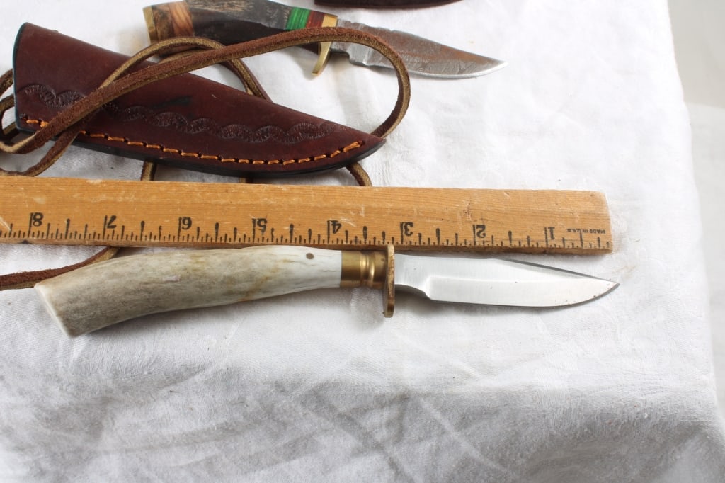 2 Fixed Blade Knives with Sheaths - 3