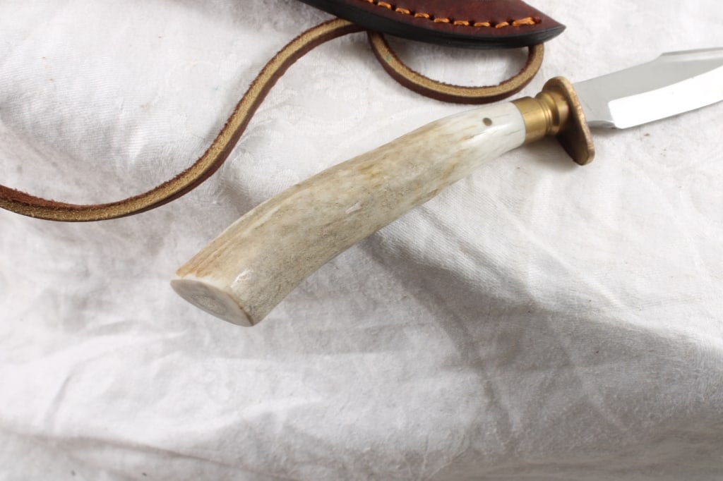 2 Fixed Blade Knives with Sheaths - 7